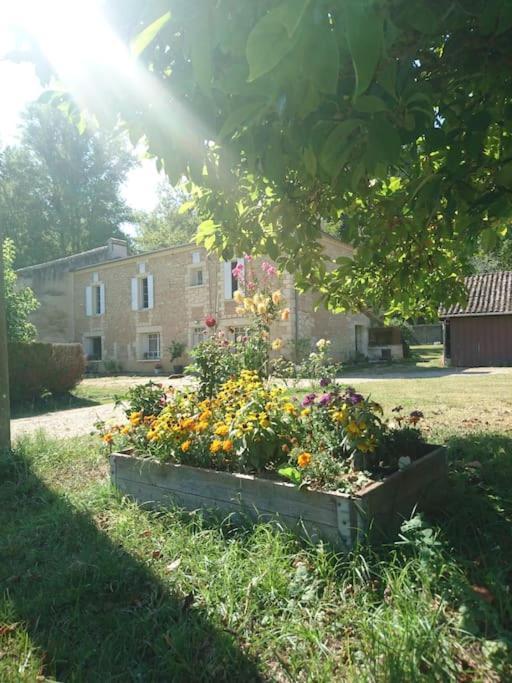 Villa Meuble 2/4 Personnes Noaillac Exterior foto